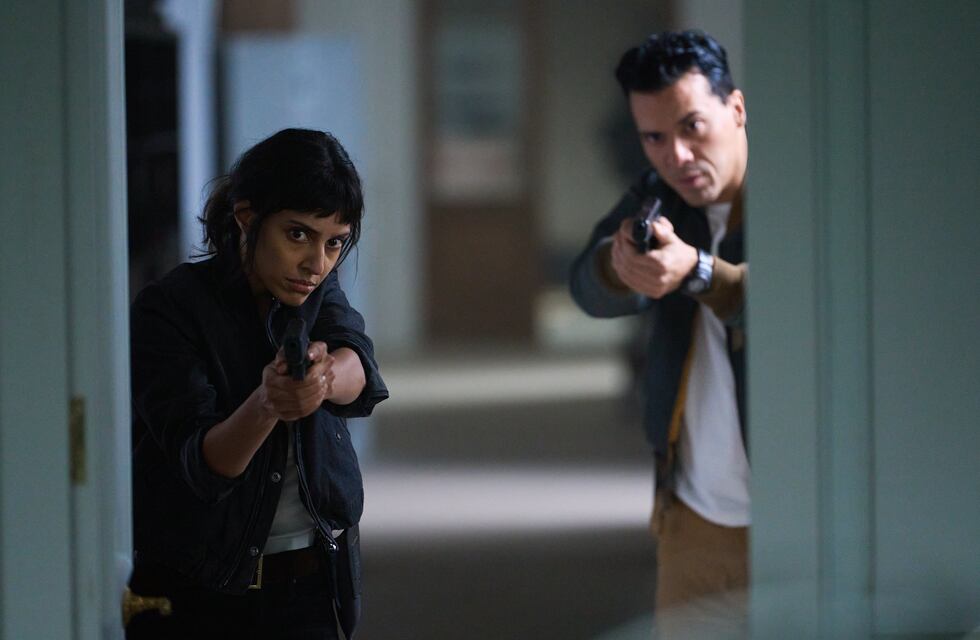 “Paris Has Fallen”: Ritu Arya y la adrenalina de un thriller que te dejará sin aliento