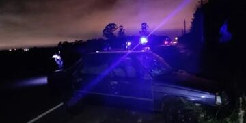 Accidente fatal en Posadas: un peatón fue embestido por un automóvil y falleció en el acto.