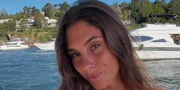 Lola Latorre se adelantó al verano y dio cátedra de estilo con una microbikini a rayas