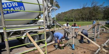 Se trabaja en la construcción de cinco Estaciones Saludables y un espacio lúdico para niños en la plazoleta "Adalberto Vecchiarelli".