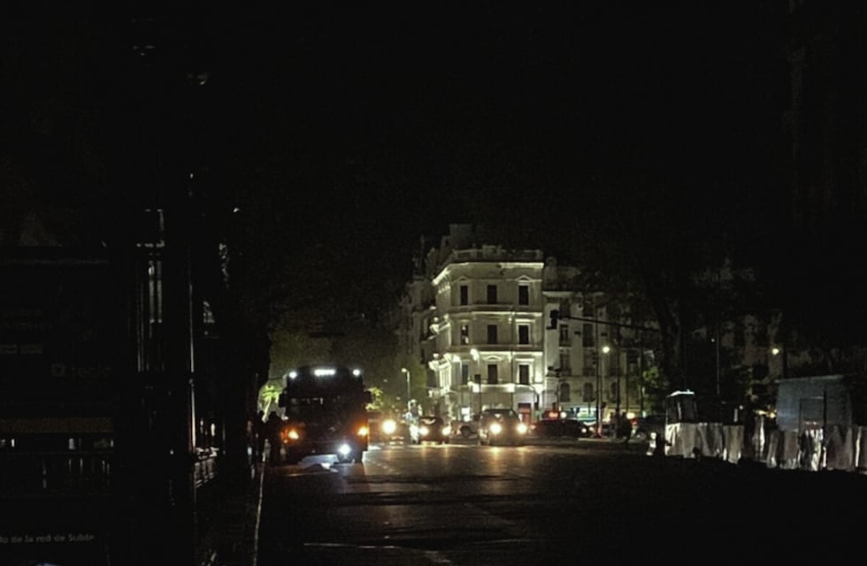 Caos y desesperación en el AMBA: el apagón masivo que golpeó a la región en medio de una ola de calor infernal