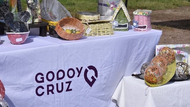Desde hoy y hasta el domingo funcionará en el Parque San Vicente el Mercado Sostenible navideño en horario de 18 a 0. Gentileza Municipalidad de Godoy Cruz.