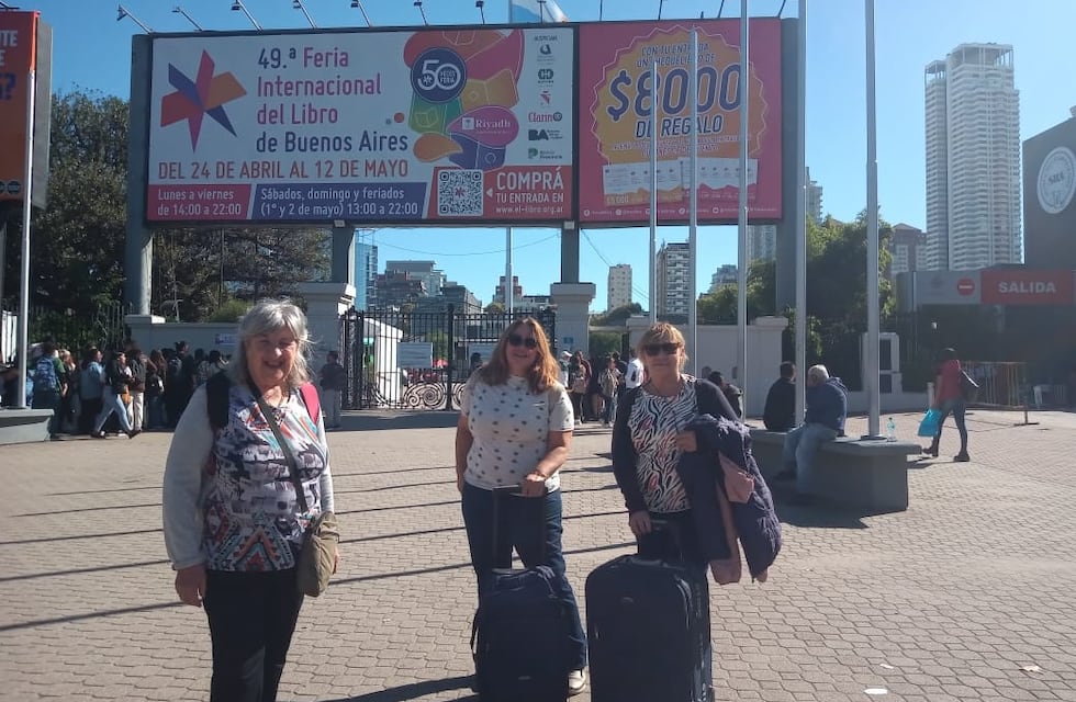 Docentes y bibliotecarias de Gonzales Chaves participaron en la Feria Internacional del Libro de Buenos Aires 2025