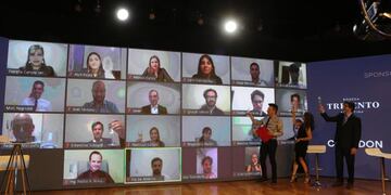 El CEM premio a nueve jóvenes destacados. La ceremonia fue via streaming desde el Le Parc. El momento del brindis final. Gentileza Los Andes