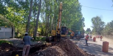 Comenzaron con las obras del colector cloacal norte en San Rafael.