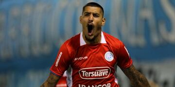 Grito de gol. "Rocky" Balboa se lleva sus goles a Uruguay.