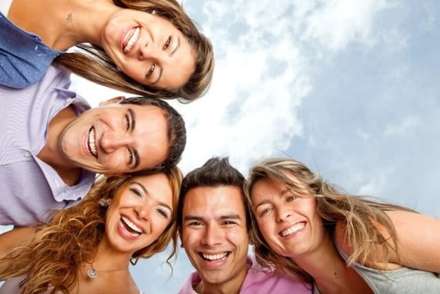 Cuál es el mes en el que nacen las personas más atractivas, según un estudio.