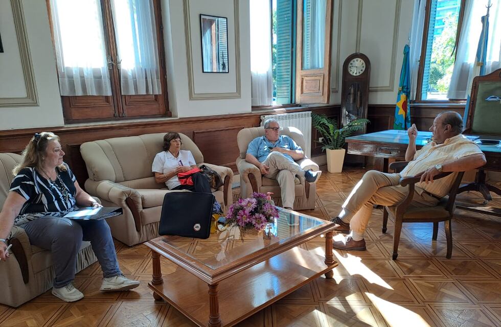 Sánchez se reunió con vecinos de Reta interesados en obtener la personería jurídica para el Centro de Jubilados