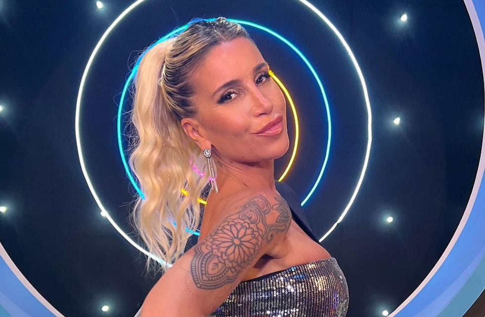 Florencia Peña, lista para Qatar 2022: posó en colaless y con la camiseta de la Selección Argentina