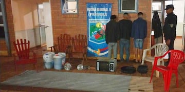 Recuperan elementos robados y detienen a tres individuos en Wanda.