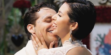 Revelaron un polémico detalle que ocurre entre la familia de Christian Nodal con Ángela Aguilar: “No se la fuman”.