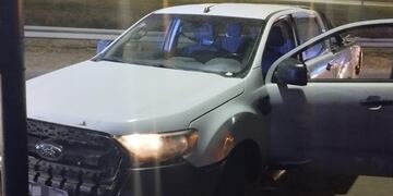 Le quisieron robar la camioneta, persiguió a los motochoros y atropelló a uno de ellos. (Policía de Córdoba)