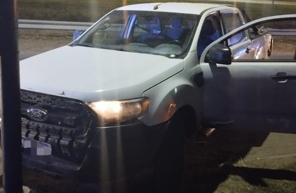 Córdoba: intentaron robarle la camioneta, los persiguió y chocó a uno de los ladrones