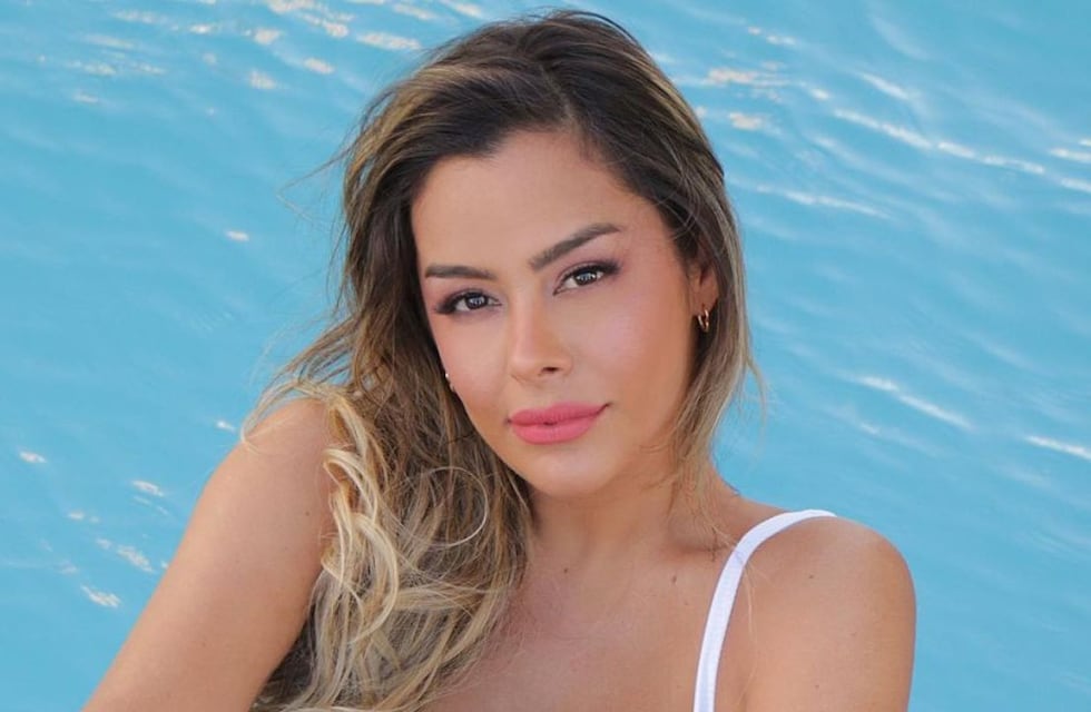 Larissa Riquelme prendió fuego Instagram posando frente al espejo y con lencería de algodón
