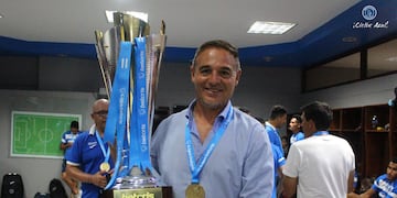 El DT cordobés Hernán "Tota" Medina logró el título en Honduras con Motagua. Vuelve a Racing de Nueva Italia (Prensa Motagua).
