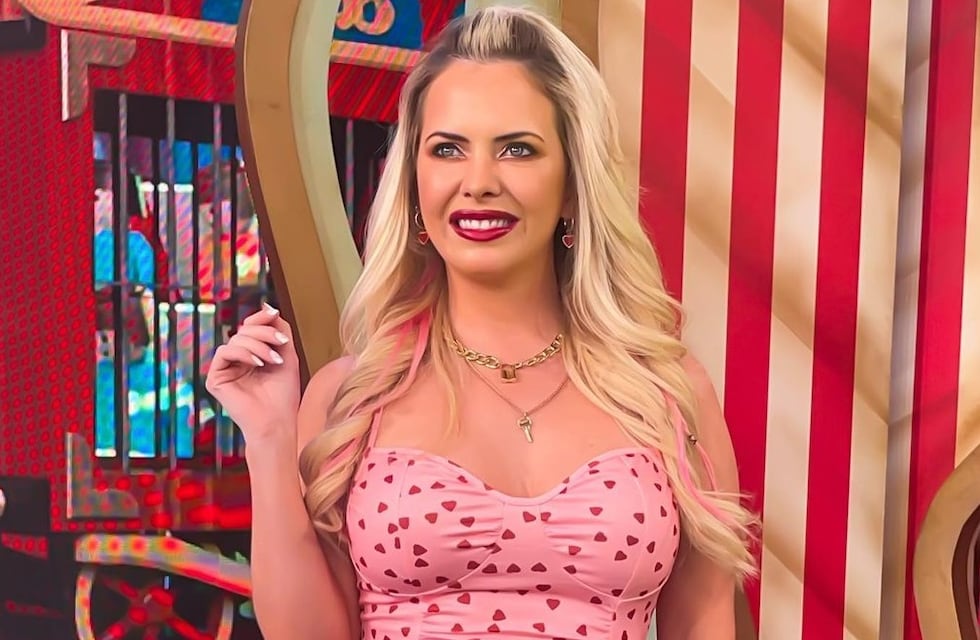 Alejandra Maglietti publicó una nueva foto al borde de la censura en Instagram y se arriesgó a más
