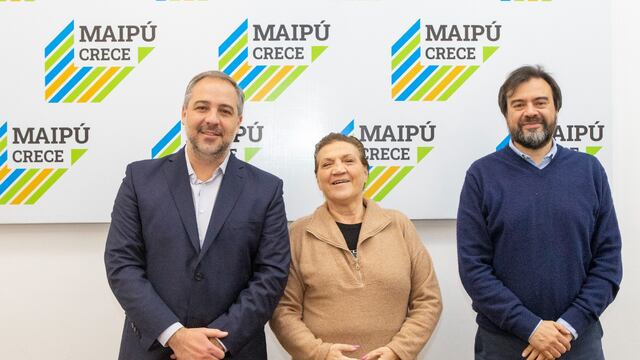 Matías Stevanato junto a la presidenta de Aderpe, Gloria Magnaghi, y Manuel Ponce, quién será la próxima autoridad de la entidad.