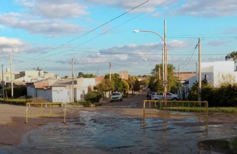 El Municipio y ABSA firman acta compromiso por obras de cloacas para la ciudad