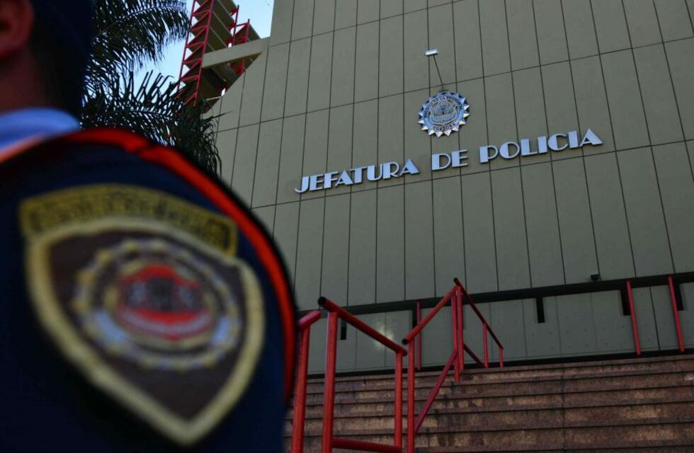 Echaron de la Policía de Córdoba a un efectivo que golpeó a su pareja