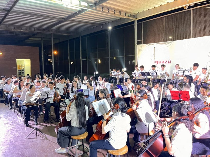 Iguazú dio inicio a su primer Festival de Orquestas con más de 200 jóvenes en escena.