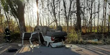 Así quedó el Fiat Duna cuyo conductor falleció tras el siniestro. Gentileza Ministerio de Seguridad y Justicia.