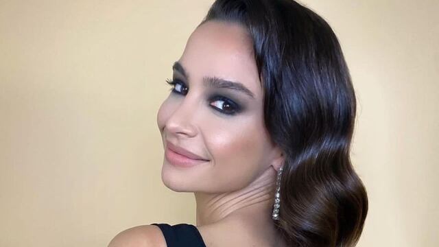 Brenda Asnicar mostró todo su glamour en la última sesión de fotos.