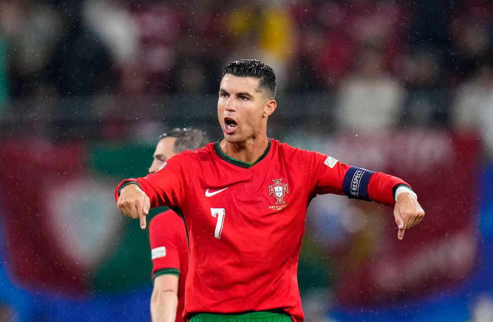 «Se inyecta bótox en el...» Aseguran que Cristiano Ronaldo se hizo un retoque estético en una zona íntima