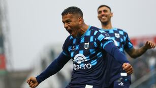 Hugo Soria festeja su primer tanto en el campeonato actual, con un grito de gol que no sirvió de mucho.