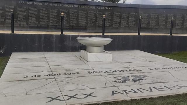 Arias observó que “es lamentable que una vez más tengamos que salir a repudiar este tipo de actos".