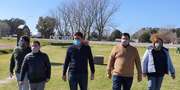 Galli y Bertellys, de campaña en Cacharí