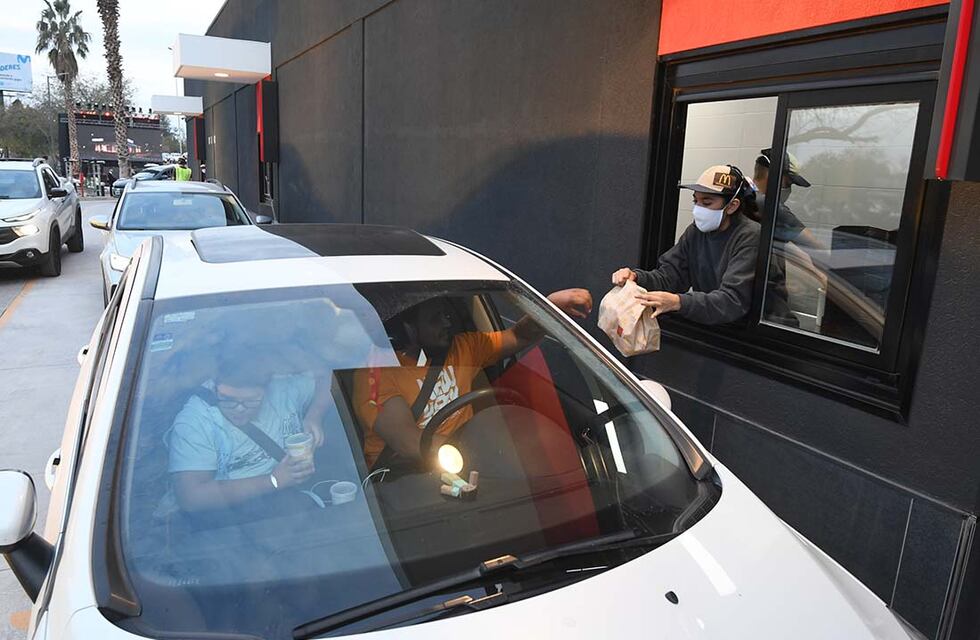 Es de Córdoba, intentó pedir comida en inglés y la reacción del empleado se hizo viral