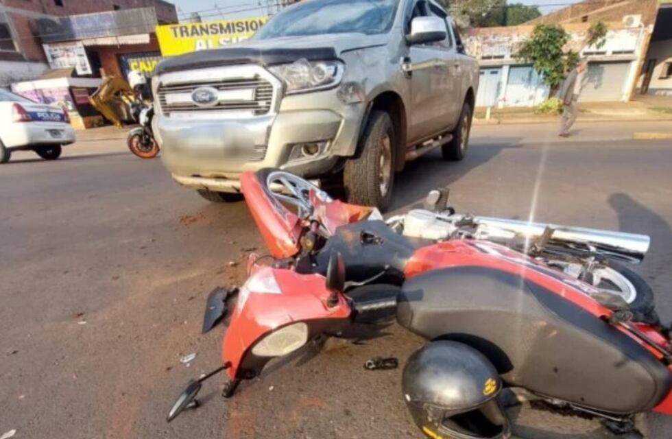 Accidente vial en Posadas dejó a un motociclista herido