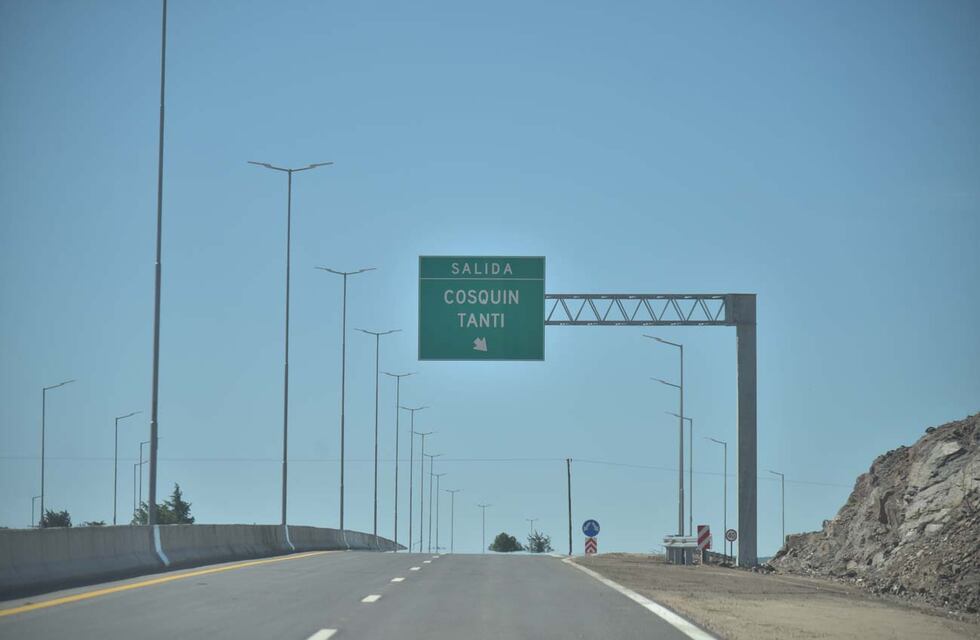 Delincuentes vaciaron la camioneta del programa “Caminos del Interior” en la Autovía Punilla