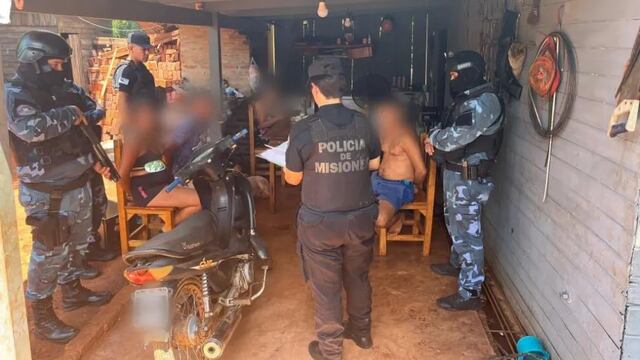 Oberá: se exhibieron con armas de fuego en redes sociales y terminaron detenidos.