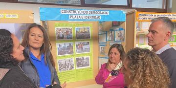 Representantes del MV Renovación en la Feria de Educación Ciencias Arte y Tecnología Región 21
