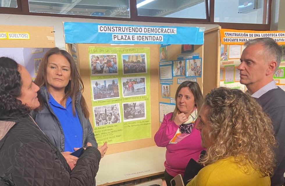 Representantes del MV Renovación en la Feria de Educación Ciencias Arte y Tecnología Región 21