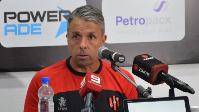 Gustavo Álvarez no es más el DT de Patronato