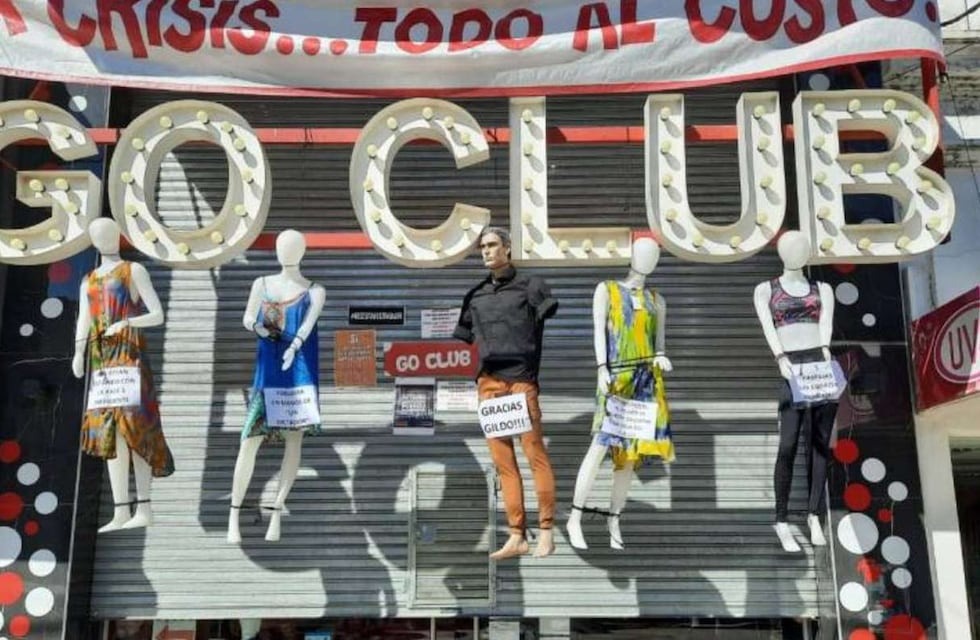 Comercios de Formosa hicieron ver su realidad con un maniquie atado de pies, manos y cuello