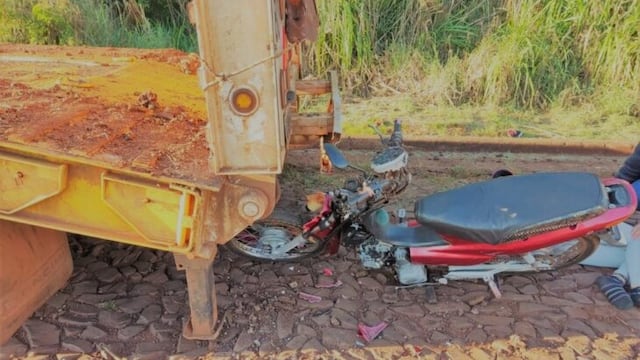Ruiz de Montoya: motociclista en grave estado tras chocar contra un camión