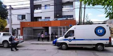 El edificio de Alvarado al 1700 donde encontraron el cuerpo de Macarena Blanco.