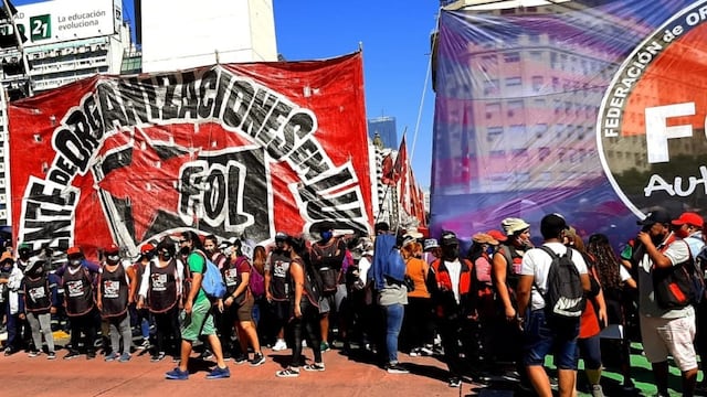 Manifestació en el Obelisco por el cierre del Programa Veredas Limpias