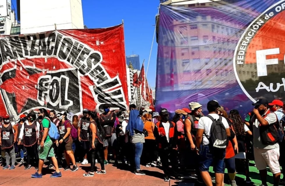 Movimientos sociales se movilizaron al Obelisco por el cierre del  Programa Veredas Limpias