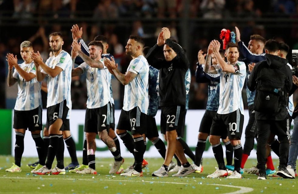 Los festejos en el vestuario de Argentina: “El que no salta, no va a Qatar”