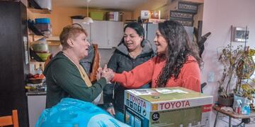 Entregaron insumos y herramientas a emprendedoras