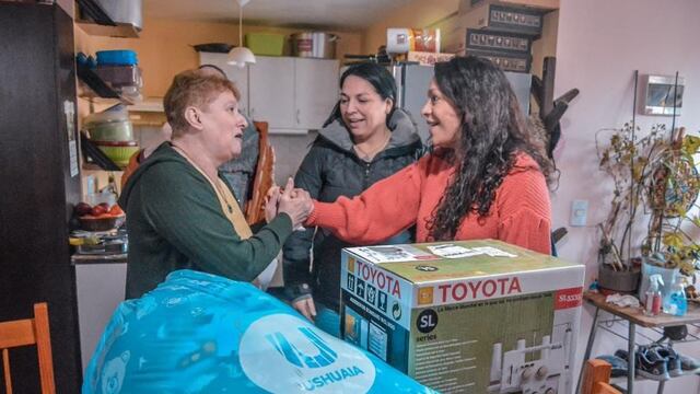 Entregaron insumos y herramientas a emprendedoras