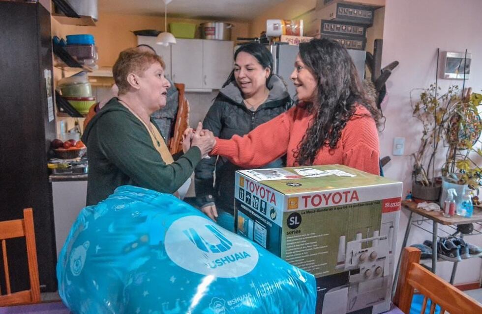 Entregaron insumos y herramientas a emprendedoras