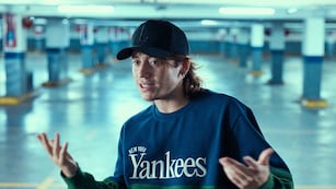 Paulo Londra volvió al trap con Versus, un EP con el que recuerda sus raíces y sus comienzos en el freestyle y la música