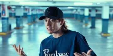 Paulo Londra volvió al trap con Versus, un EP con el que recuerda sus raíces y sus comienzos en el freestyle y la música