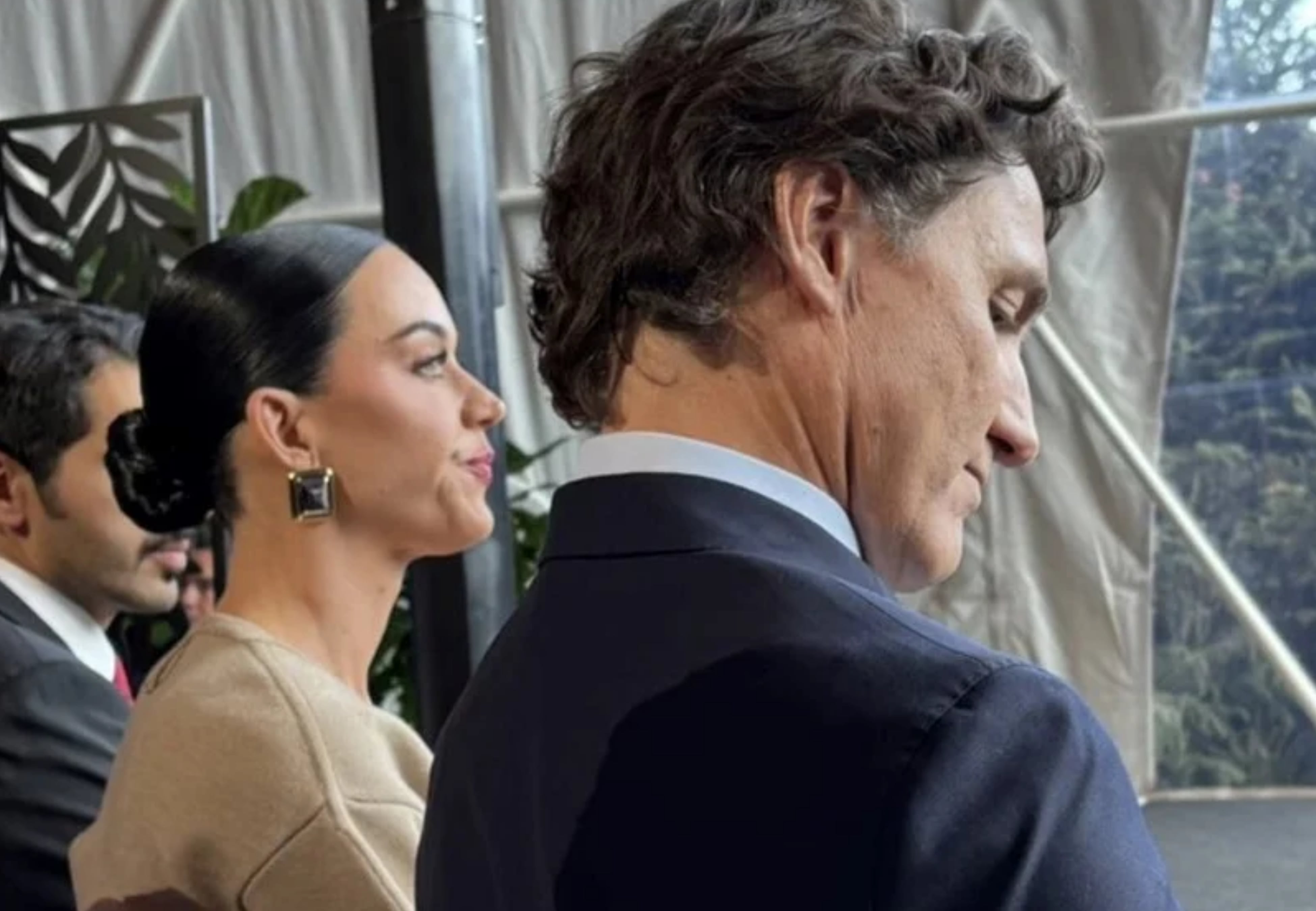 La pareja sorprendió al mostrarse juntos.