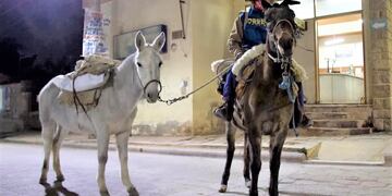 El operativo de traslado de las urnas comienza en la ciudad de Tilcara, en horas de la madrugada.